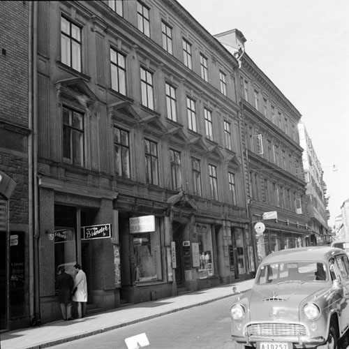 1962 - Grev Turegatan 15 - 17 in Stockholm (http://www.stockholmskallan.se/)
