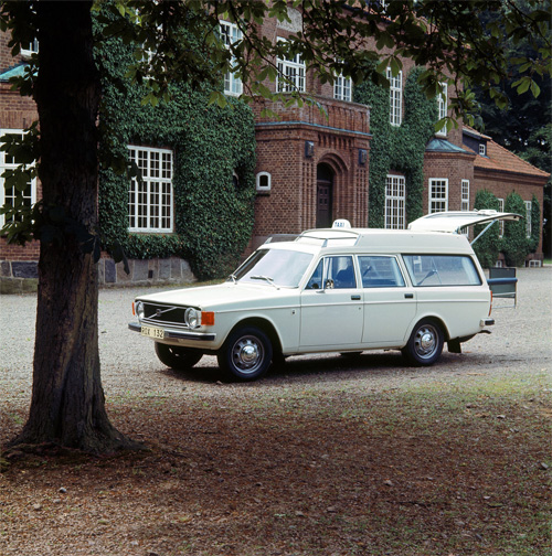 1973 - Volvo 145 Express Taxi, somewhere in the Göteborg region?