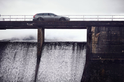 2016 - Volvo V90 Cross Country at Loch Leathann Dam in Portee Skye Scotland 