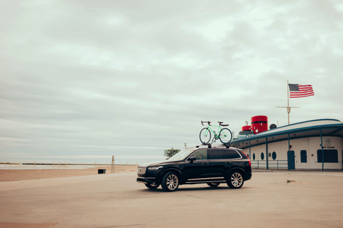 2016 - Volvo XC90 at North Avenue Beach in Chicago, USA