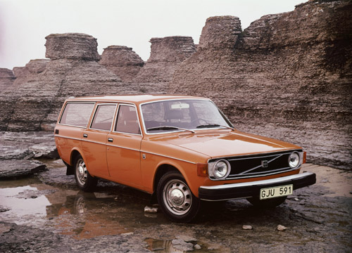 1974 - Volvo 145 DL at Byrums raukar near Horns kustväg in Löttorp on Öland, Sweden