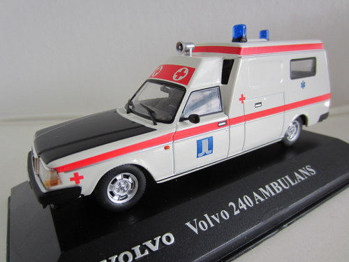 056 - Volvo 240 Ambulans