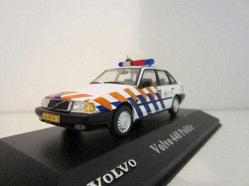 031 - Volvo 440 Politie