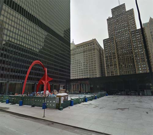 Calder's Flamingo at Chicago Federal Center in Chicago USA (Google Streetview)
