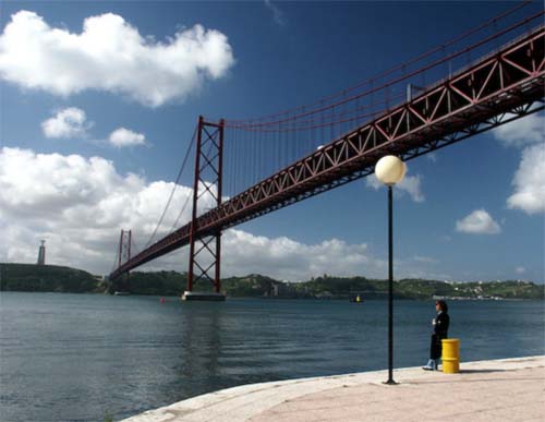 2013 - 25 de Abril Bridge in Lisboa Portugal (Google Streetview)