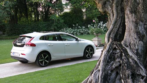 2012 - Volvo V40