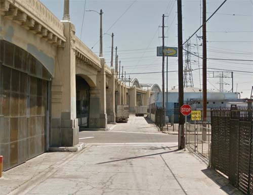 2013 - Santa Fe Avenue (near East 6st Street) in Los Angeles USA (Google Streetview)