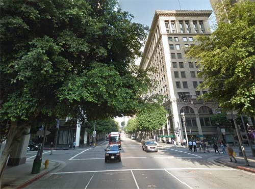 2013 - Grand Avenue - W6 St in Los Angeles, USA (Google Streetyview)