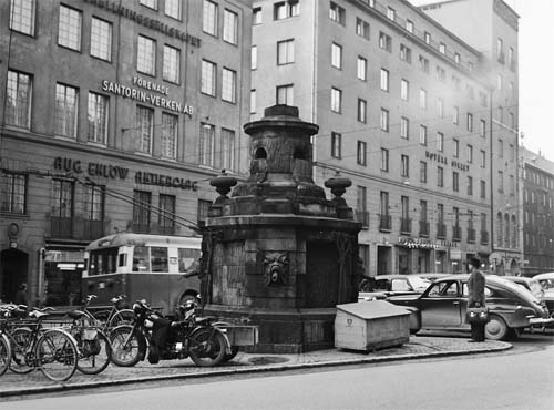 1952 - Brunkebergstorg in Stockholm (source: Stockholmskällan)
