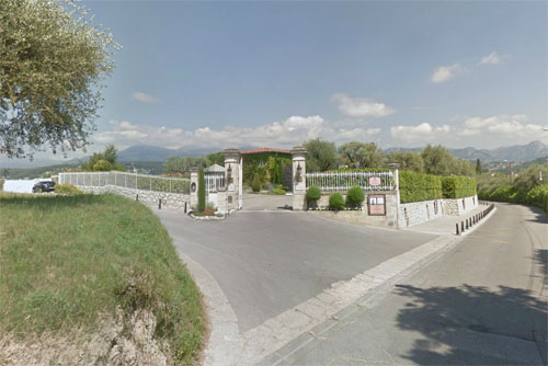 Le Mas De Pierre - entrance gate (Google Streetview)