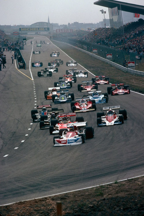 1976 - Start of Dutch Grand Prix at Zandvoort with Rpnnie Peterson leading