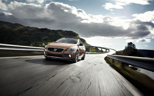 Thomas Motta - 2013 Volvo V40 Cross Country