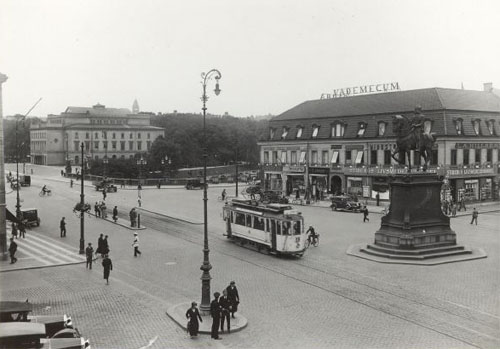 1930 - Kungsportsplatsen in Göteborg (Göteborgs Stadsmuseum)