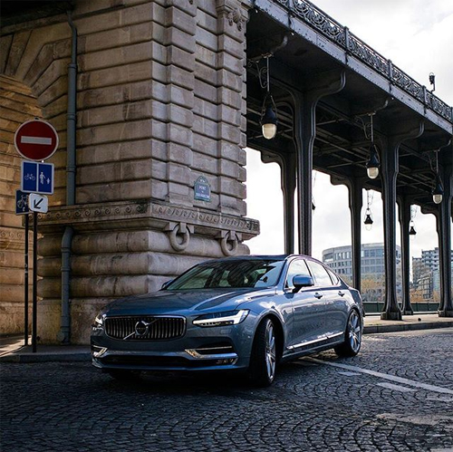 2016 - Volvo S90 at Pont de Bir-Hakeim in Paris