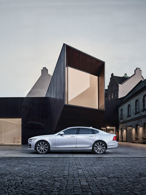 2016 - Volvo S90