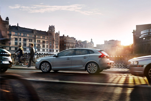 2016 - Volvo V40