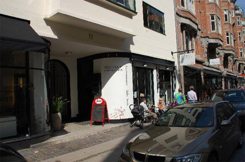 2016 - Restaurant Italian Connection on Store Strandstræde 11 in København