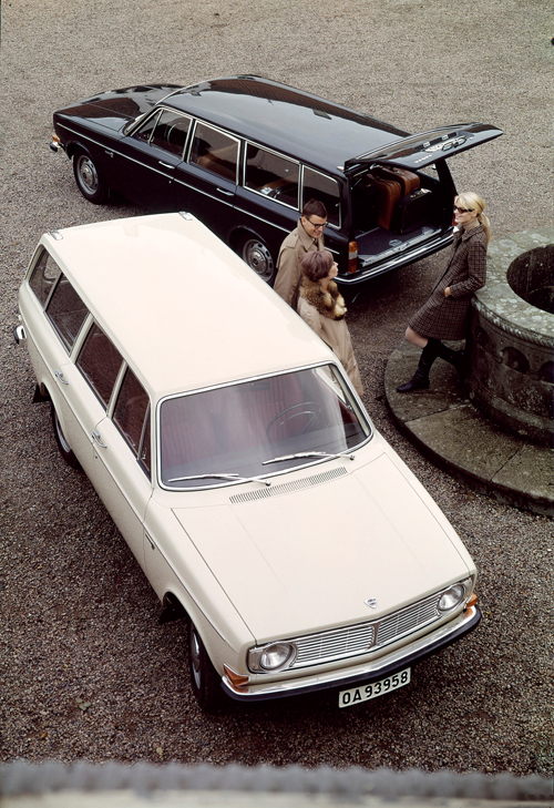 1968 - Volvo 145 at Bosjökloster in Höör in Skåne