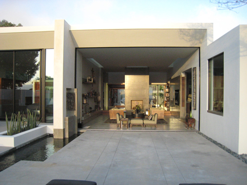 2009 - The Pasadena House on Heatherside Rd in Pasadena, USA. (Photography by Eric Butler Design.)